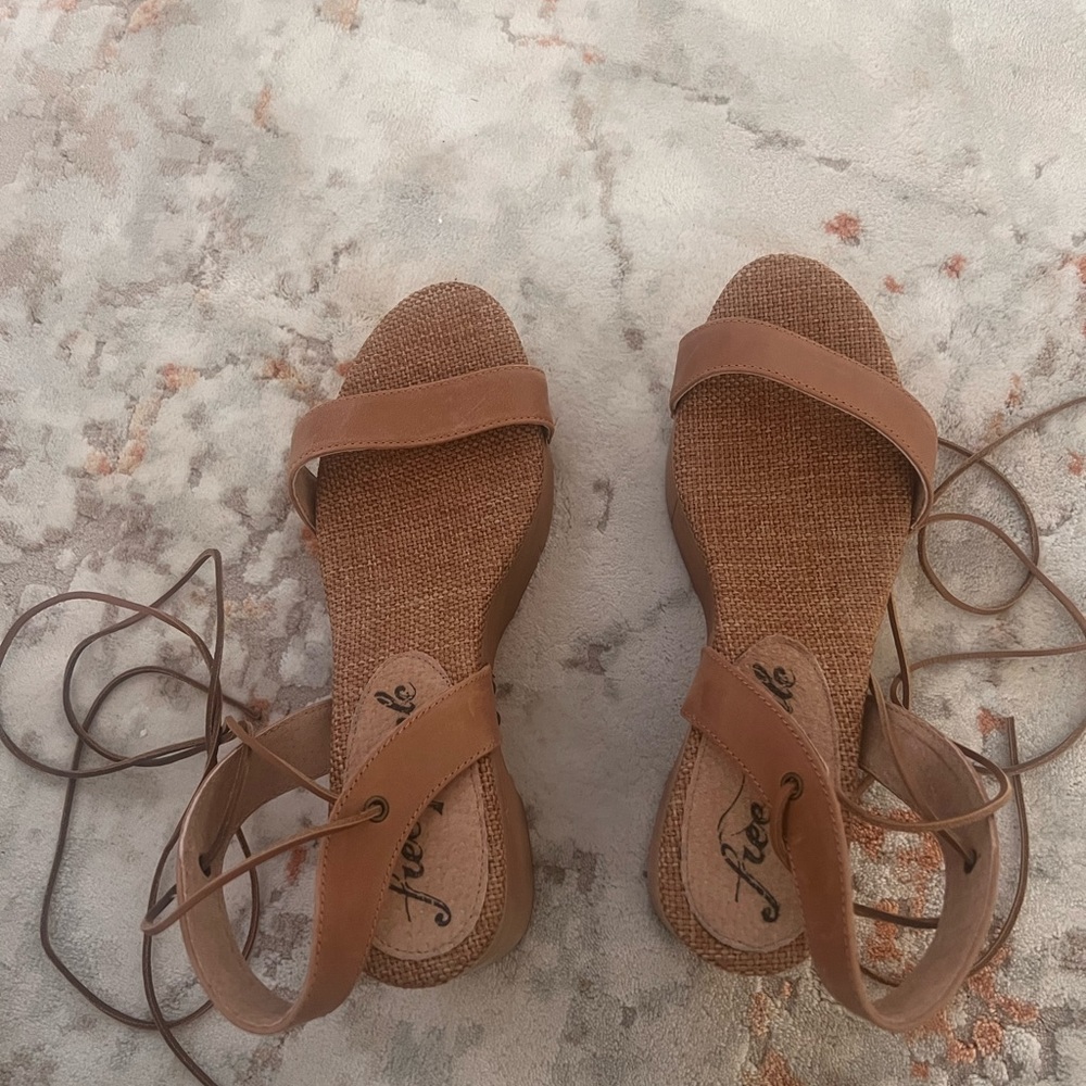 Free People size 9 platform sandals in brown